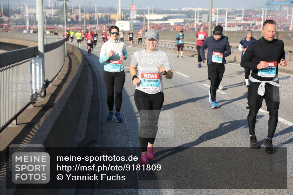 03.10.2025 - Köhlbrandbrückenlauf Yannick Fuchs http://msf.ph/oto/9181809 03.10.2025 08:58:04 Position 2 3476, 2343, 2342 meine-sportfotos.de