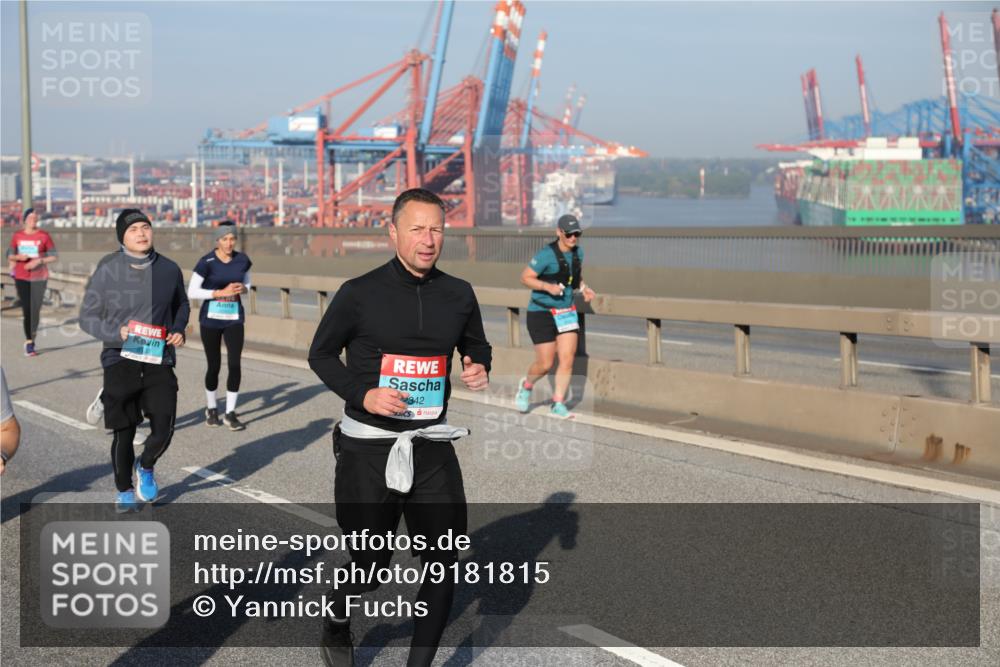 03.10.2025 - Köhlbrandbrückenlauf Yannick Fuchs http://msf.ph/oto/9181815 03.10.2025 08:58:05 Position 2 342 meine-sportfotos.de