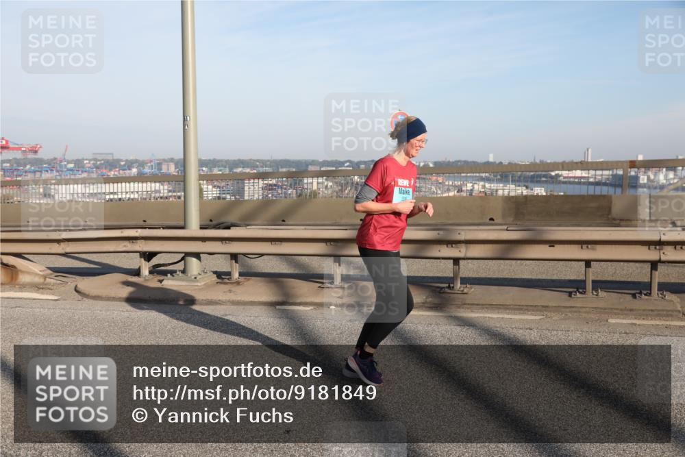 03.10.2025 - Köhlbrandbrückenlauf Yannick Fuchs http://msf.ph/oto/9181849 03.10.2025 08:58:17 Position 2 18 meine-sportfotos.de
