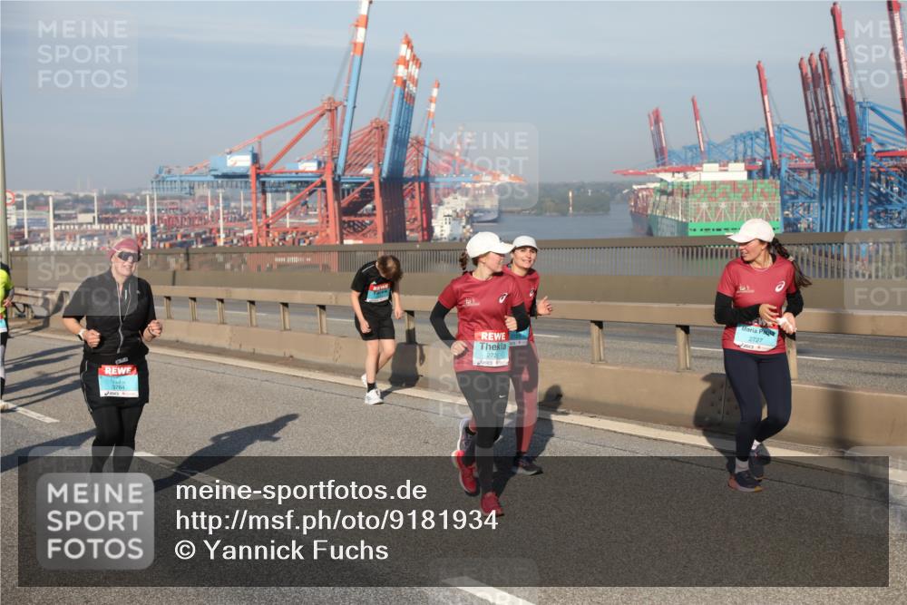 03.10.2025 - Köhlbrandbrückenlauf Yannick Fuchs http://msf.ph/oto/9181934 03.10.2025 08:58:37 Position 2 3784, 2726, 2727 meine-sportfotos.de