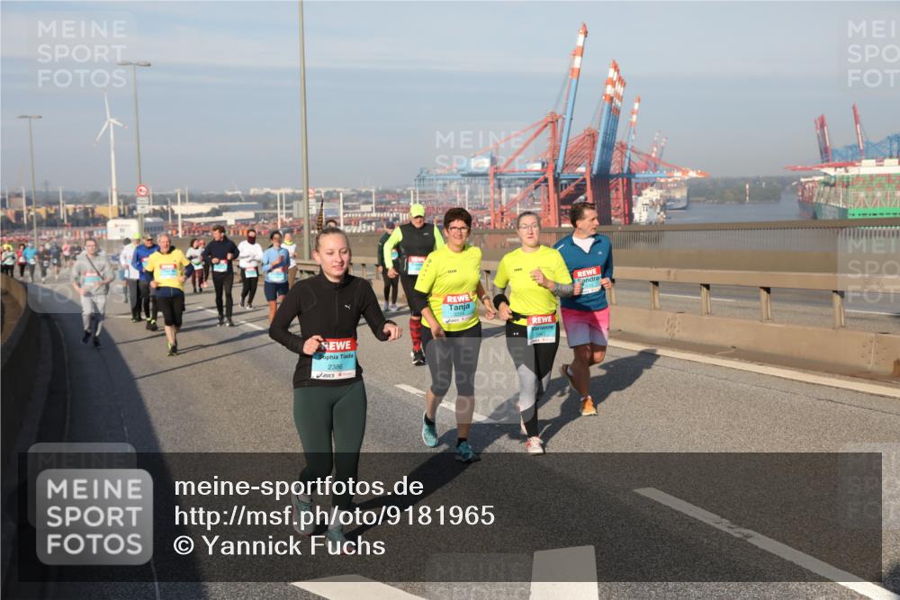 03.10.2025 - Köhlbrandbrückenlauf Yannick Fuchs http://msf.ph/oto/9181965 03.10.2025 08:58:42 Position 2 2386, 1 meine-sportfotos.de