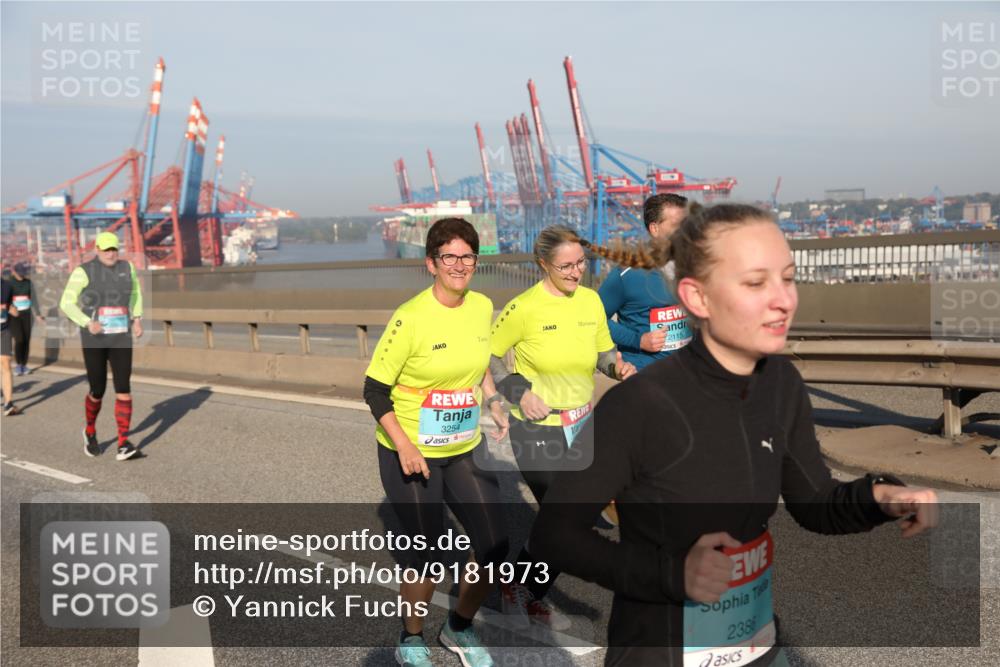 03.10.2025 - Köhlbrandbrückenlauf Yannick Fuchs http://msf.ph/oto/9181973 03.10.2025 08:58:44 Position 2 3254, 2115, 2386 meine-sportfotos.de