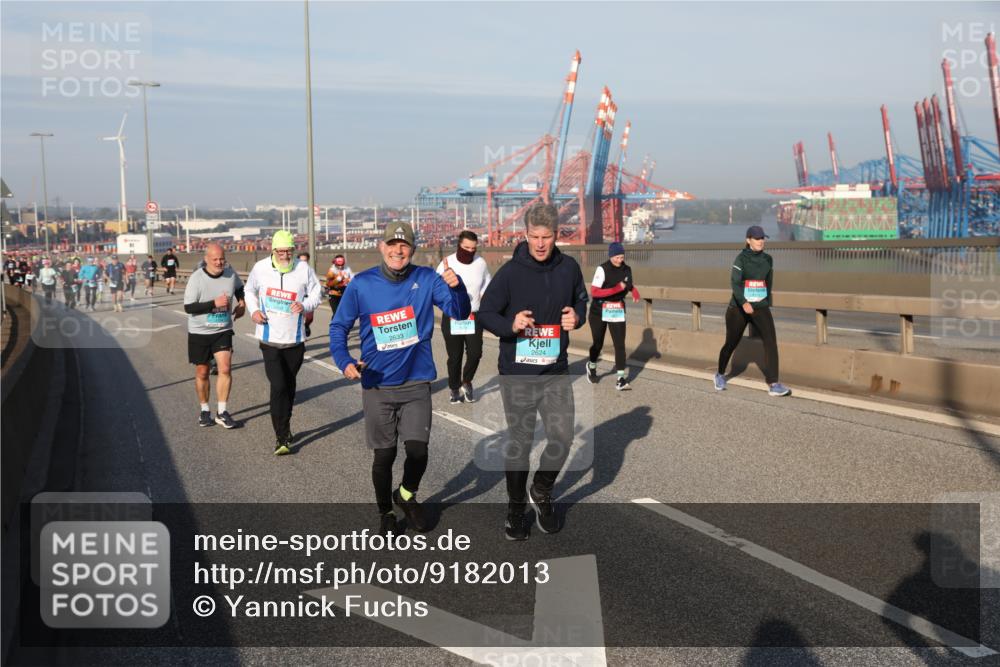 03.10.2025 - Köhlbrandbrückenlauf Yannick Fuchs http://msf.ph/oto/9182013 03.10.2025 08:58:50 Position 2 2633, 2624 meine-sportfotos.de