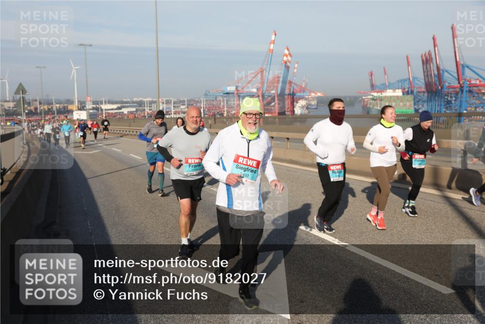 03.10.2025 - Köhlbrandbrückenlauf Yannick Fuchs http://msf.ph/oto/9182027 03.10.2025 08:58:52 Position 2 1704, 2492 meine-sportfotos.de