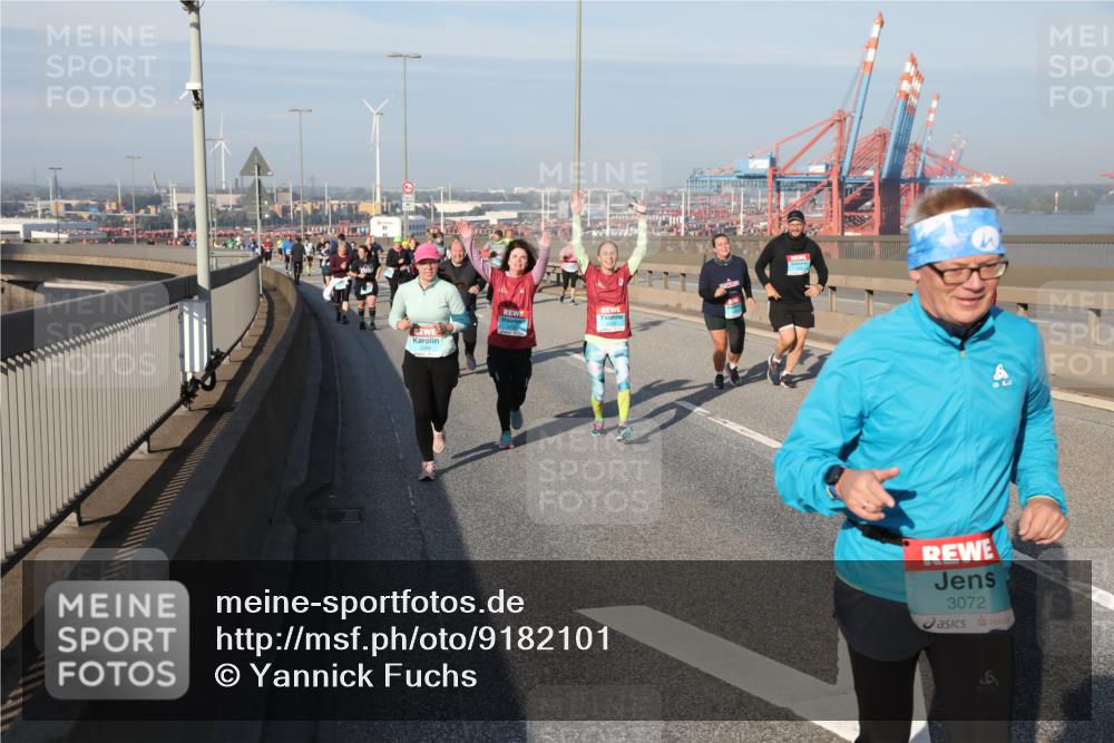 03.10.2025 - Köhlbrandbrückenlauf Yannick Fuchs http://msf.ph/oto/9182101 03.10.2025 08:59:06 Position 2 2359, 3072 meine-sportfotos.de