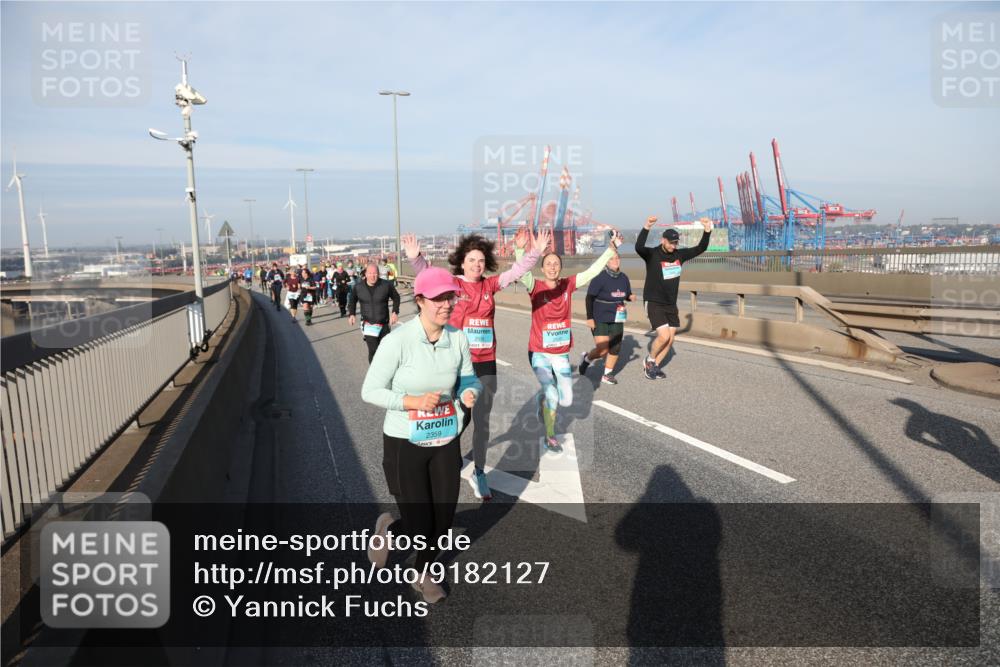 03.10.2025 - Köhlbrandbrückenlauf Yannick Fuchs http://msf.ph/oto/9182127 03.10.2025 08:59:09 Position 2 2359, 2554 meine-sportfotos.de