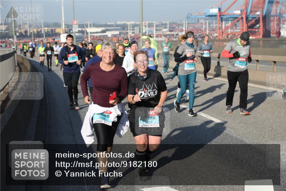 03.10.2025 - Köhlbrandbrückenlauf Yannick Fuchs http://msf.ph/oto/9182180 03.10.2025 08:59:16 Position 2 6, 66, 2436, 2116 meine-sportfotos.de