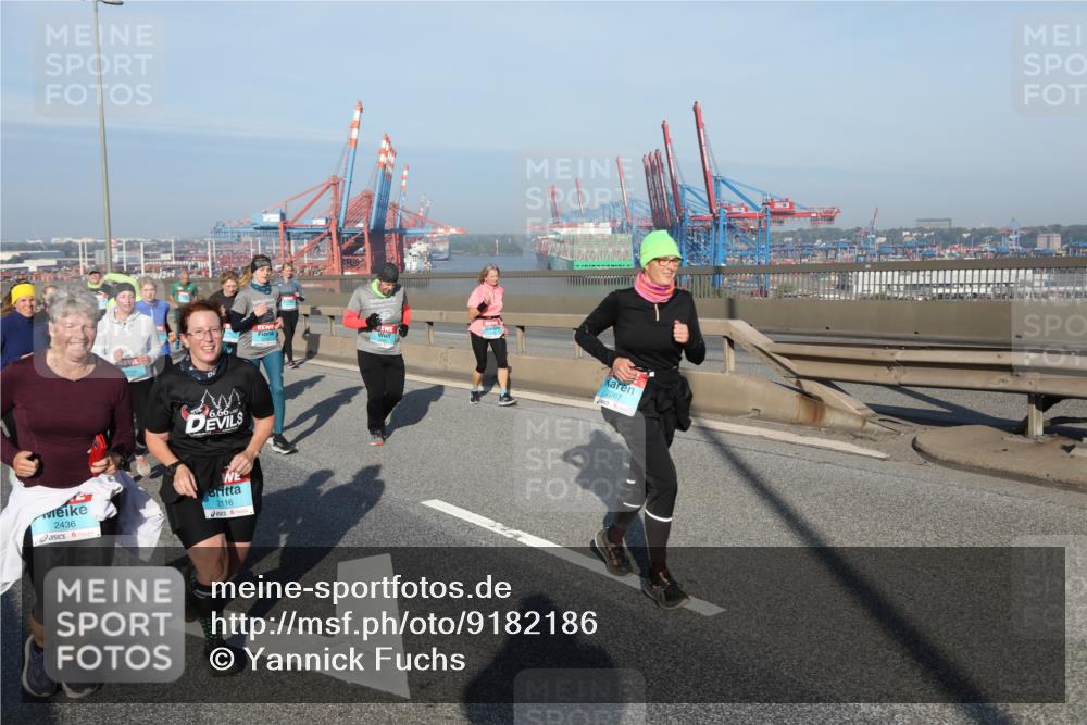 03.10.2025 - Köhlbrandbrückenlauf Yannick Fuchs http://msf.ph/oto/9182186 03.10.2025 08:59:17 Position 2 2436, 2116, 2267 meine-sportfotos.de