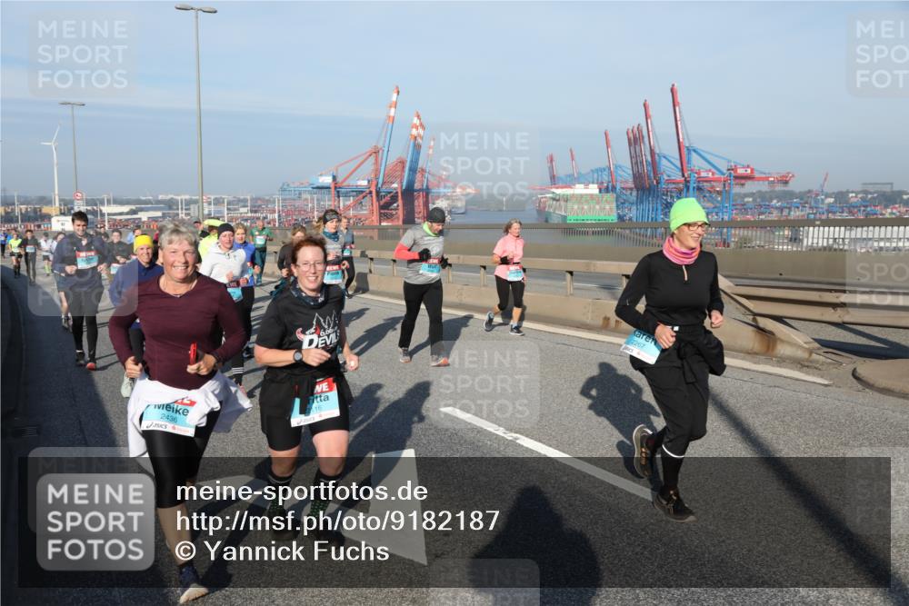 03.10.2025 - Köhlbrandbrückenlauf Yannick Fuchs http://msf.ph/oto/9182187 03.10.2025 08:59:17 Position 2 6, 66, 2436, 2267 meine-sportfotos.de