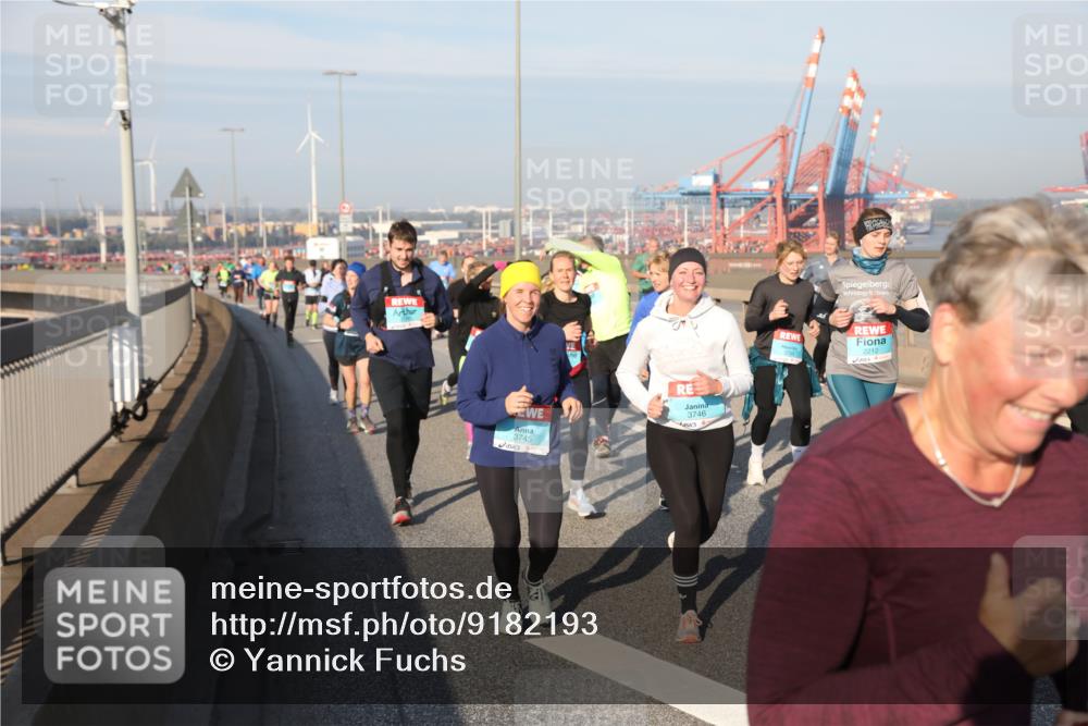 03.10.2025 - Köhlbrandbrückenlauf Yannick Fuchs http://msf.ph/oto/9182193 03.10.2025 08:59:18 Position 2 3745, 3746, 2212 meine-sportfotos.de