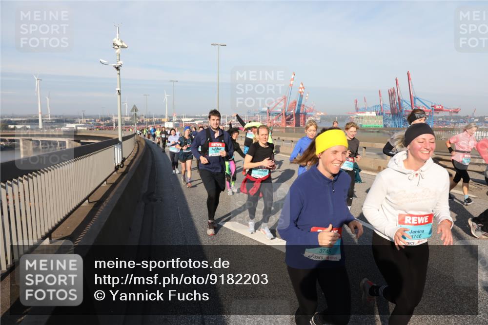 03.10.2025 - Köhlbrandbrückenlauf Yannick Fuchs http://msf.ph/oto/9182203 03.10.2025 08:59:19 Position 2 3364, 3745, 3746 meine-sportfotos.de