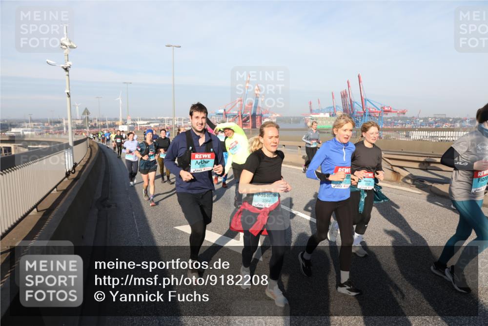 03.10.2025 - Köhlbrandbrückenlauf Yannick Fuchs http://msf.ph/oto/9182208 03.10.2025 08:59:20 Position 2 3780, 3364, 3739, 2212 meine-sportfotos.de