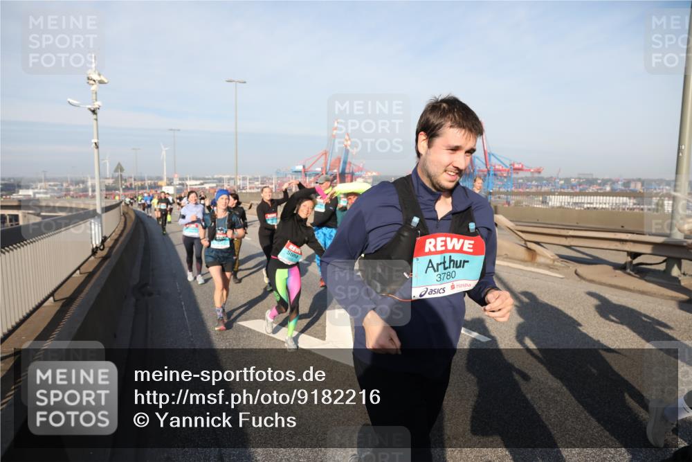 03.10.2025 - Köhlbrandbrückenlauf Yannick Fuchs http://msf.ph/oto/9182216 03.10.2025 08:59:21 Position 2 3780 meine-sportfotos.de