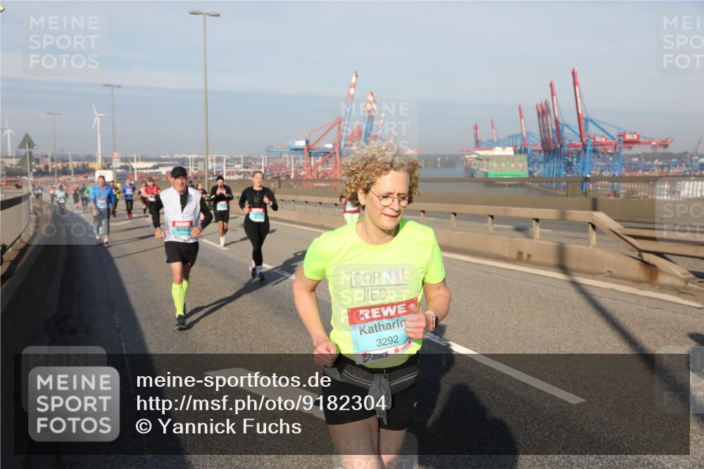 03.10.2025 - Köhlbrandbrückenlauf Yannick Fuchs http://msf.ph/oto/9182304 03.10.2025 08:59:32 Position 2 3292 meine-sportfotos.de