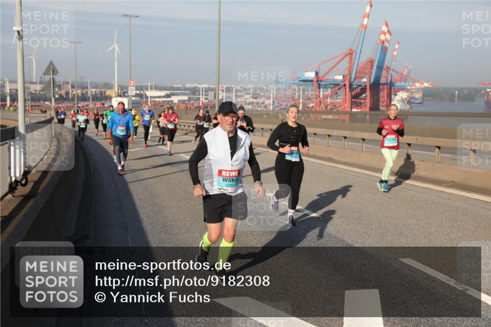 03.10.2025 - Köhlbrandbrückenlauf Yannick Fuchs http://msf.ph/oto/9182308 03.10.2025 08:59:32 Position 2 3293 meine-sportfotos.de