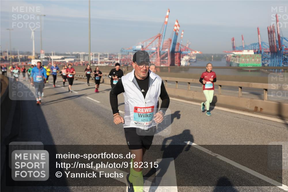 03.10.2025 - Köhlbrandbrückenlauf Yannick Fuchs http://msf.ph/oto/9182315 03.10.2025 08:59:33 Position 2 3293 meine-sportfotos.de