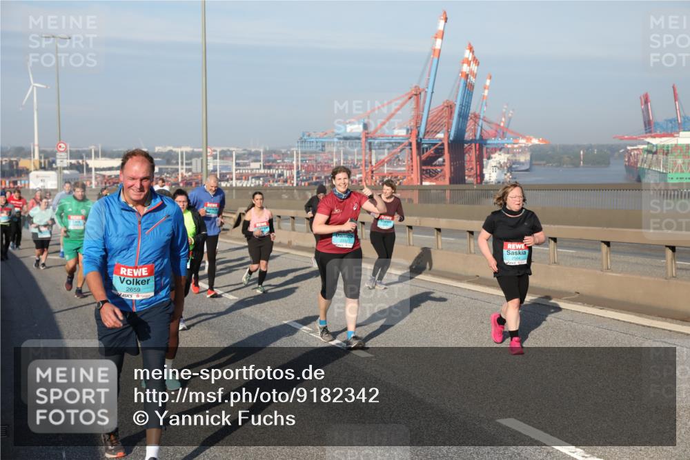03.10.2025 - Köhlbrandbrückenlauf Yannick Fuchs http://msf.ph/oto/9182342 03.10.2025 08:59:39 Position 2 2659, 2504 meine-sportfotos.de