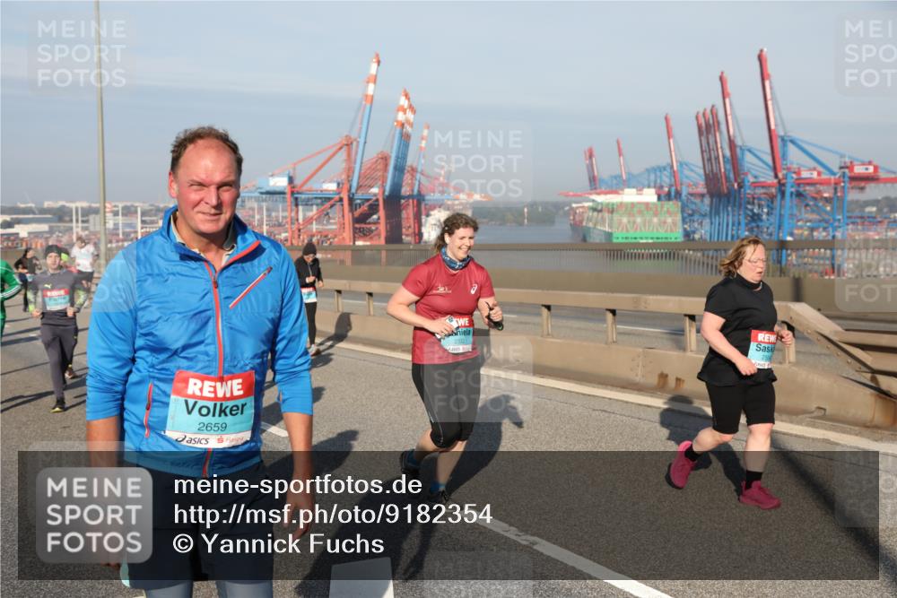 03.10.2025 - Köhlbrandbrückenlauf Yannick Fuchs http://msf.ph/oto/9182354 03.10.2025 08:59:41 Position 2 2659, 2332 meine-sportfotos.de
