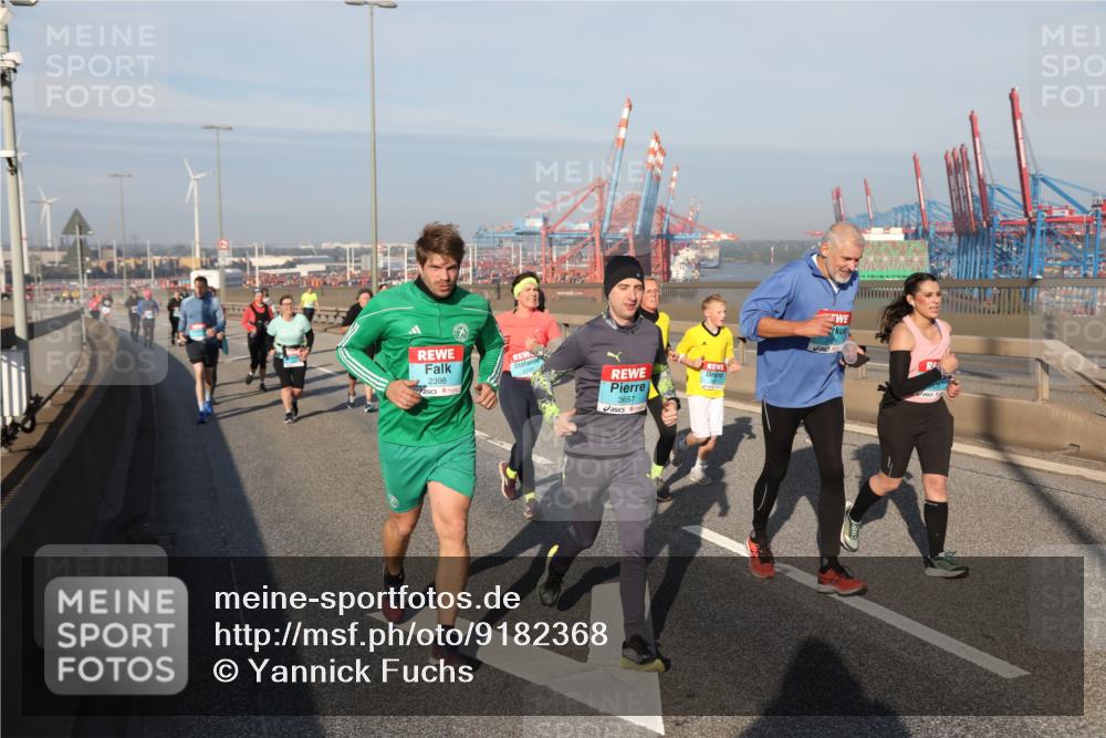 03.10.2025 - Köhlbrandbrückenlauf Yannick Fuchs http://msf.ph/oto/9182368 03.10.2025 08:59:44 Position 2 2398, 3657 meine-sportfotos.de