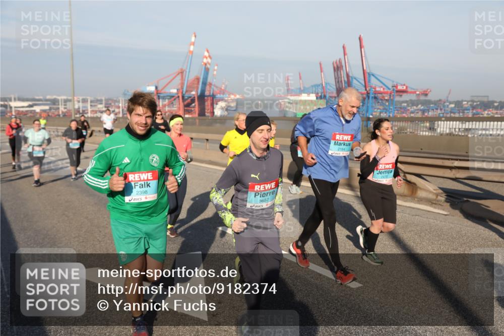 03.10.2025 - Köhlbrandbrückenlauf Yannick Fuchs http://msf.ph/oto/9182374 03.10.2025 08:59:45 Position 2 2398, 3657, 2184, 2470 meine-sportfotos.de