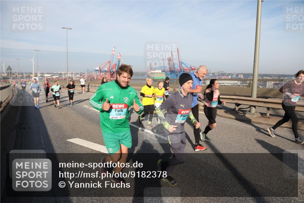 03.10.2025 - Köhlbrandbrückenlauf Yannick Fuchs http://msf.ph/oto/9182378 03.10.2025 08:59:45 Position 2 2398, 365 meine-sportfotos.de
