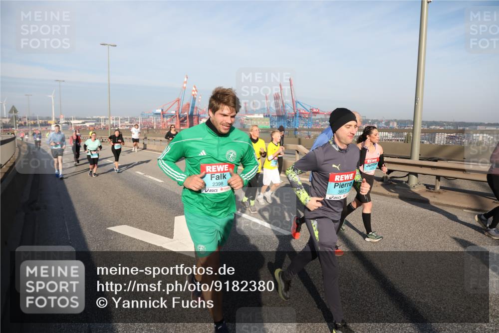03.10.2025 - Köhlbrandbrückenlauf Yannick Fuchs http://msf.ph/oto/9182380 03.10.2025 08:59:45 Position 2 2398, 7, 3657 meine-sportfotos.de