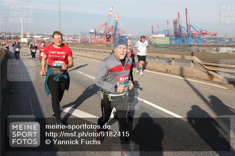 03.10.2025 - Köhlbrandbrückenlauf Yannick Fuchs http://msf.ph/oto/9182415 03.10.2025 08:59:51 Position 2 2824 meine-sportfotos.de
