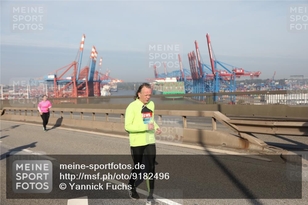 03.10.2025 - Köhlbrandbrückenlauf Yannick Fuchs http://msf.ph/oto/9182496 03.10.2025 09:00:07 Position 2 2505 meine-sportfotos.de