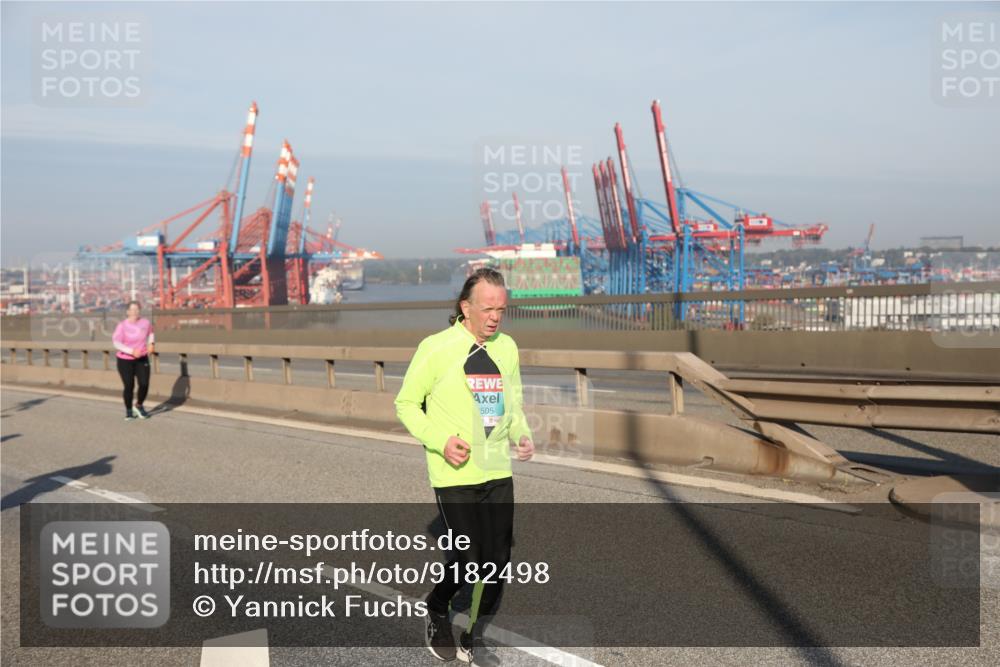 03.10.2025 - Köhlbrandbrückenlauf Yannick Fuchs http://msf.ph/oto/9182498 03.10.2025 09:00:07 Position 2 505 meine-sportfotos.de