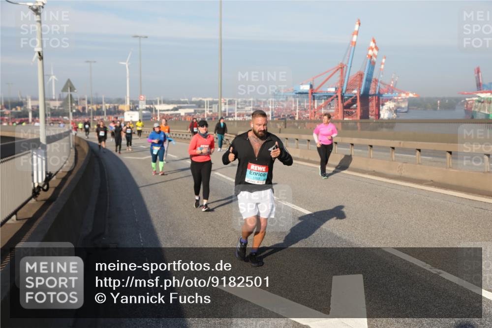 03.10.2025 - Köhlbrandbrückenlauf Yannick Fuchs http://msf.ph/oto/9182501 03.10.2025 09:00:09 Position 2 1763 meine-sportfotos.de