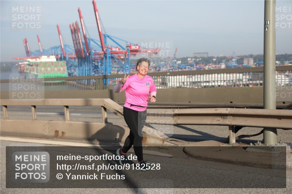 03.10.2025 - Köhlbrandbrückenlauf Yannick Fuchs http://msf.ph/oto/9182528 03.10.2025 09:00:14 Position 2 118 meine-sportfotos.de