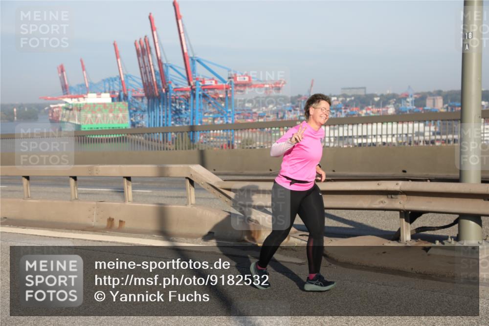 03.10.2025 - Köhlbrandbrückenlauf Yannick Fuchs http://msf.ph/oto/9182532 03.10.2025 09:00:14 Position 2 118 meine-sportfotos.de