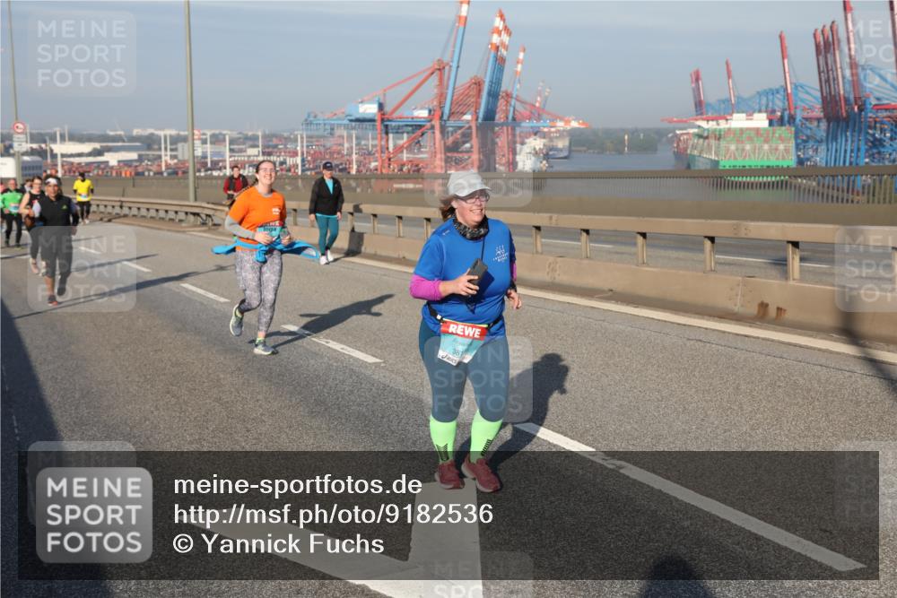 03.10.2025 - Köhlbrandbrückenlauf Yannick Fuchs http://msf.ph/oto/9182536 03.10.2025 09:00:15 Position 2 381 meine-sportfotos.de