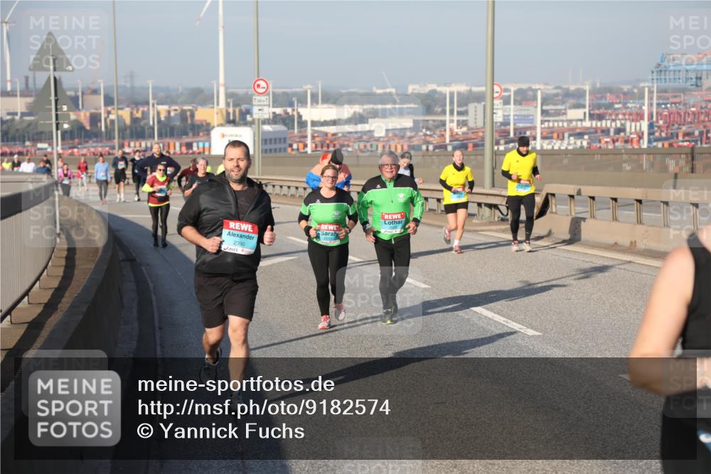 03.10.2025 - Köhlbrandbrückenlauf Yannick Fuchs http://msf.ph/oto/9182574 03.10.2025 09:00:22 Position 2 2390 meine-sportfotos.de