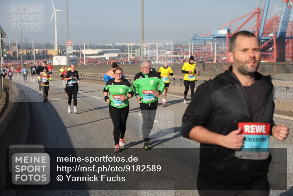 03.10.2025 - Köhlbrandbrückenlauf Yannick Fuchs http://msf.ph/oto/9182589 03.10.2025 09:00:26 Position 2 2011, 2020, 2390 meine-sportfotos.de