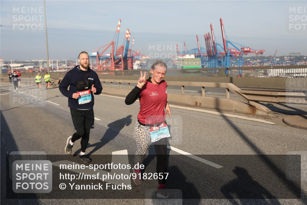 03.10.2025 - Köhlbrandbrückenlauf Yannick Fuchs http://msf.ph/oto/9182657 03.10.2025 09:00:39 Position 2 2838, 2148 meine-sportfotos.de