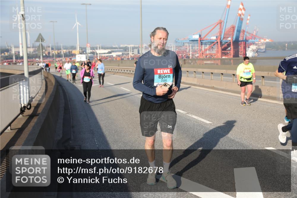 03.10.2025 - Köhlbrandbrückenlauf Yannick Fuchs http://msf.ph/oto/9182678 03.10.2025 09:00:49 Position 2 2595 meine-sportfotos.de