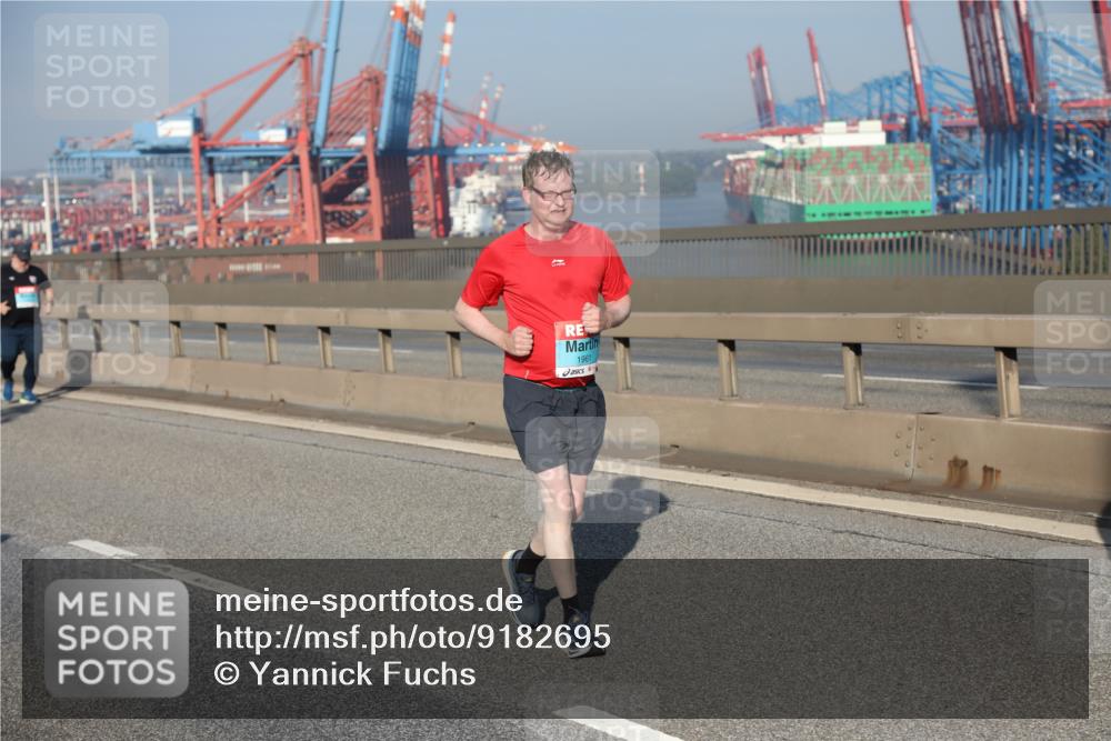 03.10.2025 - Köhlbrandbrückenlauf Yannick Fuchs http://msf.ph/oto/9182695 03.10.2025 09:00:54 Position 2 1961 meine-sportfotos.de