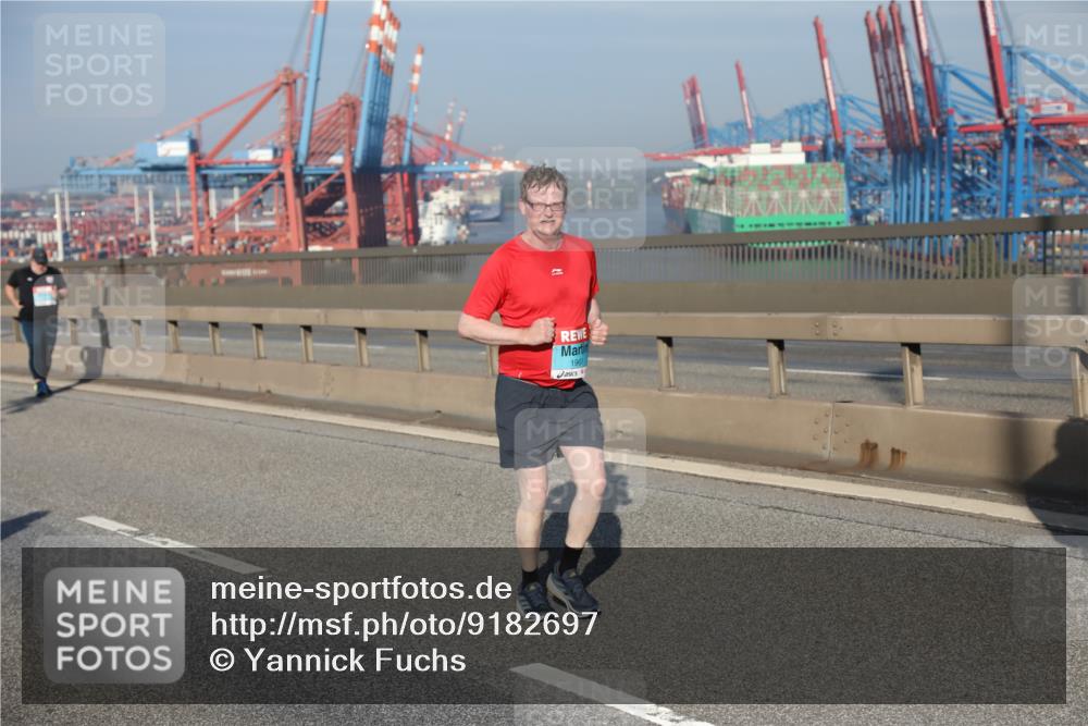 03.10.2025 - Köhlbrandbrückenlauf Yannick Fuchs http://msf.ph/oto/9182697 03.10.2025 09:00:54 Position 2 1961 meine-sportfotos.de
