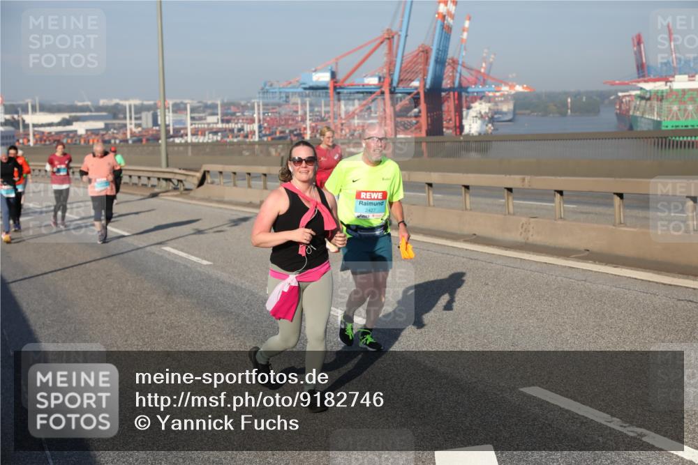 03.10.2025 - Köhlbrandbrückenlauf Yannick Fuchs http://msf.ph/oto/9182746 03.10.2025 09:01:10 Position 2 2427 meine-sportfotos.de