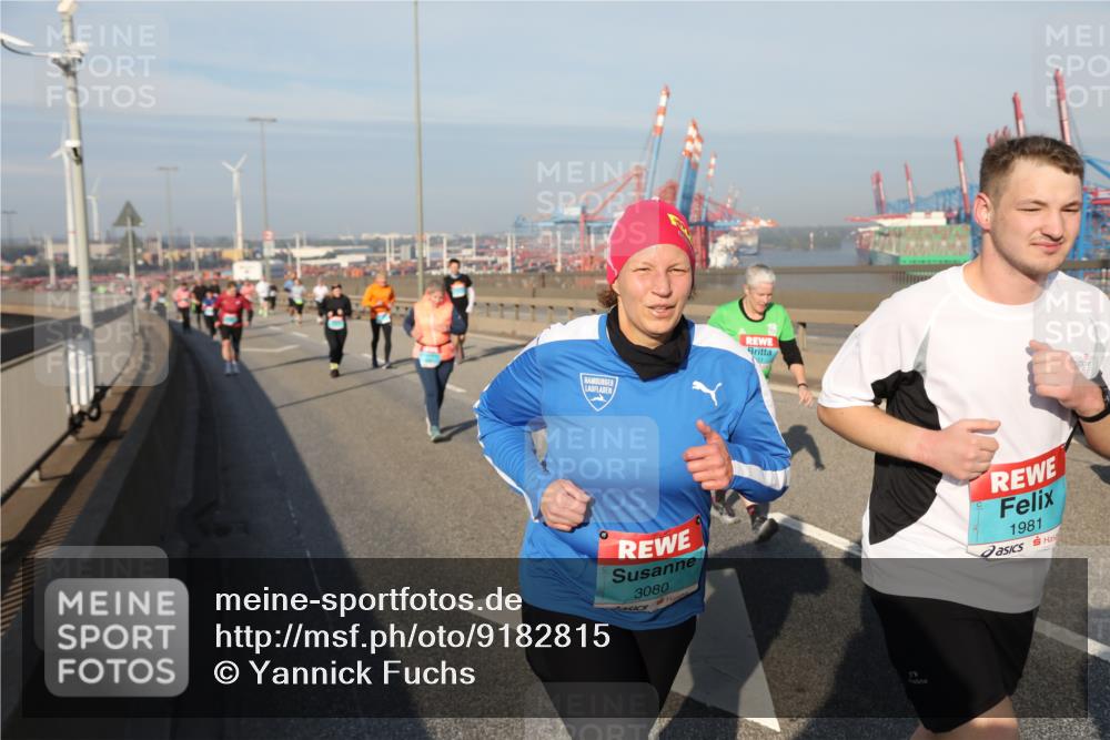 03.10.2025 - Köhlbrandbrückenlauf Yannick Fuchs http://msf.ph/oto/9182815 03.10.2025 09:01:24 Position 2 3080, 1981 meine-sportfotos.de