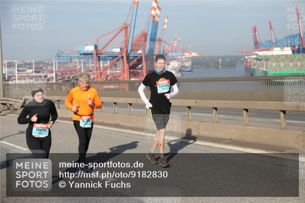 03.10.2025 - Köhlbrandbrückenlauf Yannick Fuchs http://msf.ph/oto/9182830 03.10.2025 09:01:29 Position 2 3552, 3553 meine-sportfotos.de