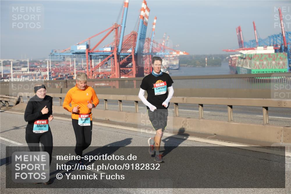 03.10.2025 - Köhlbrandbrückenlauf Yannick Fuchs http://msf.ph/oto/9182832 03.10.2025 09:01:29 Position 2 3552, 3553 meine-sportfotos.de