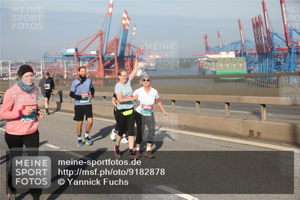 03.10.2025 - Köhlbrandbrückenlauf Yannick Fuchs http://msf.ph/oto/9182878 03.10.2025 09:01:39 Position 2 2233, 2895 meine-sportfotos.de