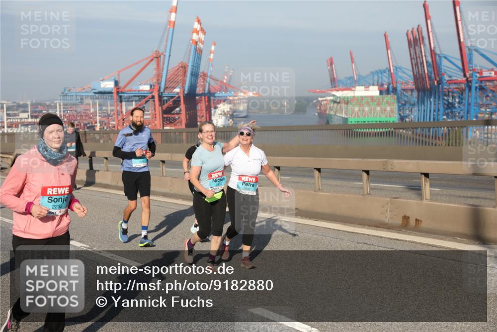 03.10.2025 - Köhlbrandbrückenlauf Yannick Fuchs http://msf.ph/oto/9182880 03.10.2025 09:01:39 Position 2 2233, 2894, 2895 meine-sportfotos.de