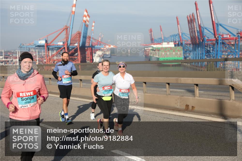 03.10.2025 - Köhlbrandbrückenlauf Yannick Fuchs http://msf.ph/oto/9182884 03.10.2025 09:01:39 Position 2 2233, 1958, 2894, 2895 meine-sportfotos.de