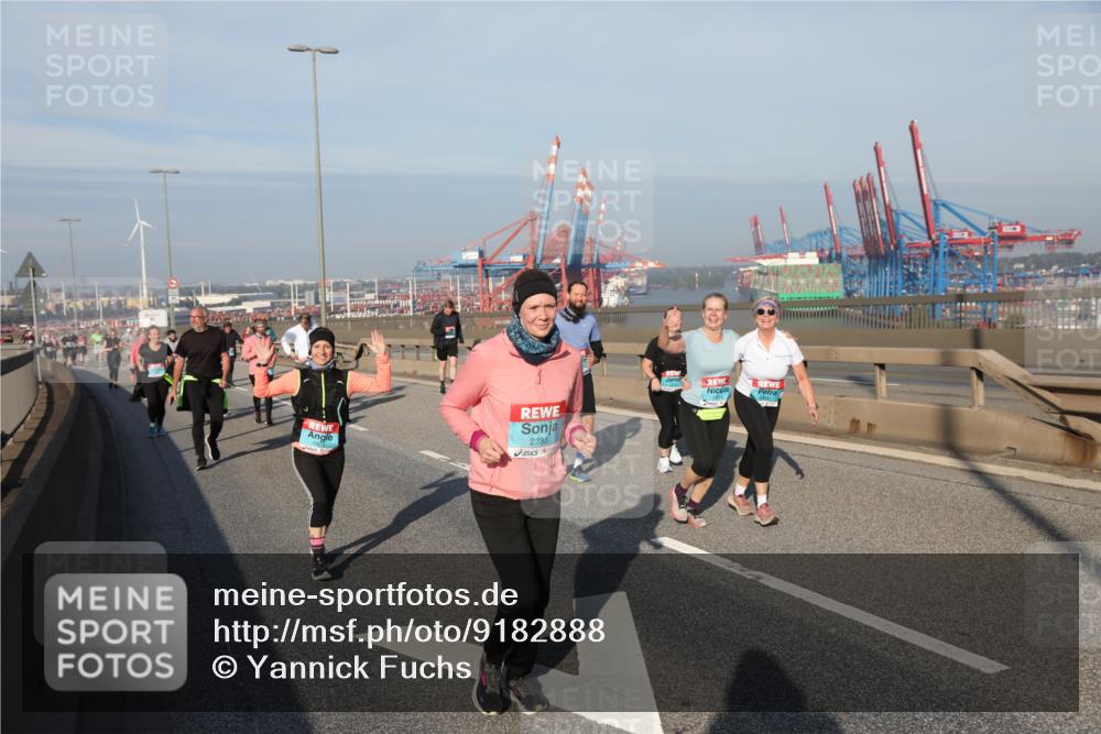 03.10.2025 - Köhlbrandbrückenlauf Yannick Fuchs http://msf.ph/oto/9182888 03.10.2025 09:01:40 Position 2 2233, 2694 meine-sportfotos.de