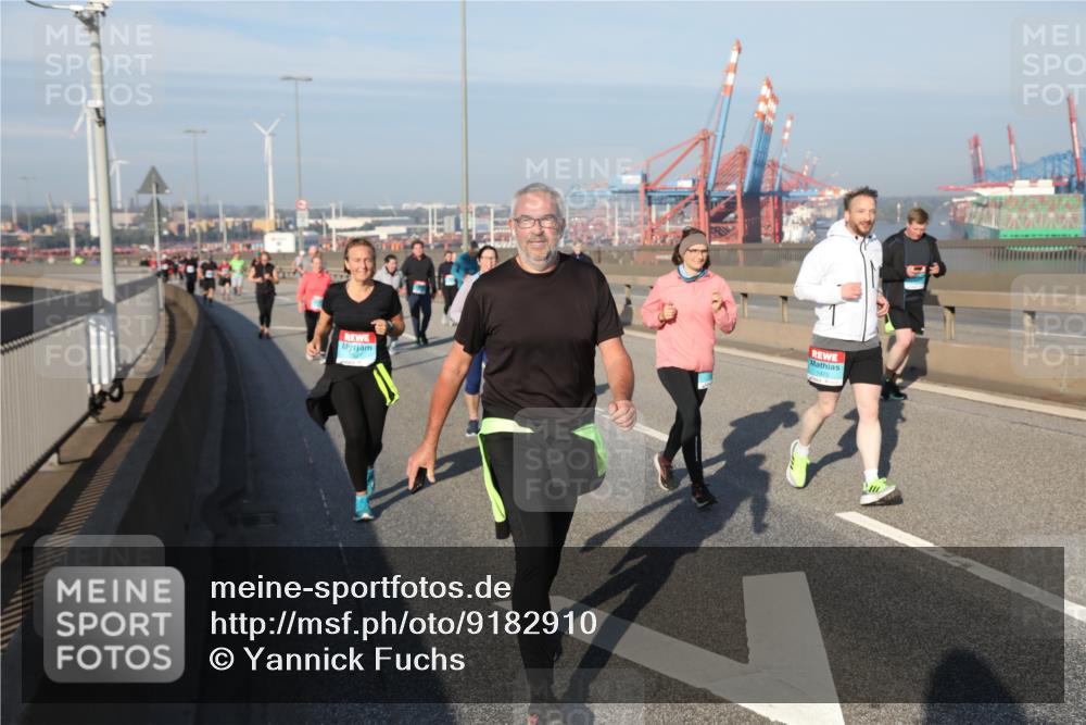03.10.2025 - Köhlbrandbrückenlauf Yannick Fuchs http://msf.ph/oto/9182910 03.10.2025 09:01:44 Position 2  meine-sportfotos.de