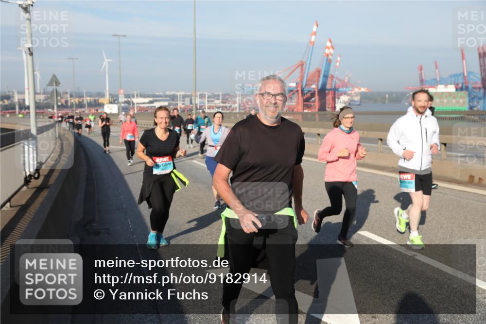 03.10.2025 - Köhlbrandbrückenlauf Yannick Fuchs http://msf.ph/oto/9182914 03.10.2025 09:01:45 Position 2  meine-sportfotos.de