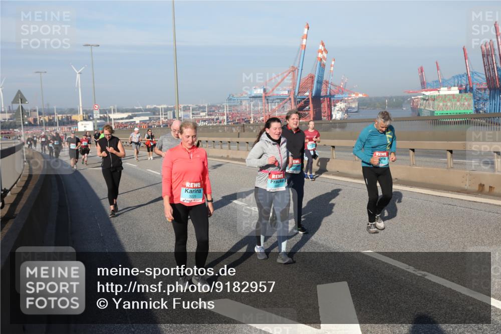 03.10.2025 - Köhlbrandbrückenlauf Yannick Fuchs http://msf.ph/oto/9182957 03.10.2025 09:01:52 Position 2 3225 meine-sportfotos.de